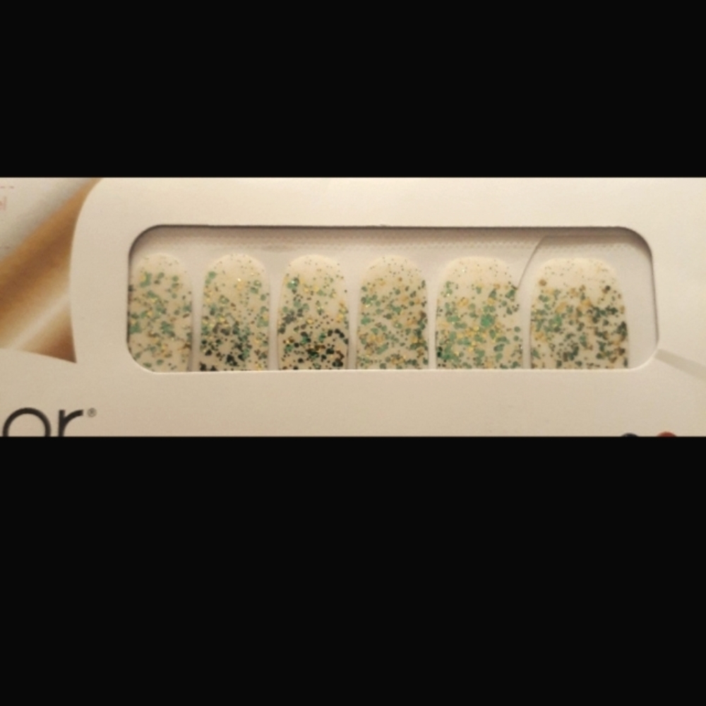 TOTAL CELT DOWN colorstreet nail strips